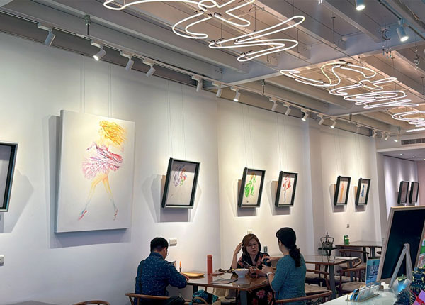 蕭志夫《遊時尚‧心自成衣》時尚油畫個展台中登場 展出至年底 - 暢 NEWS